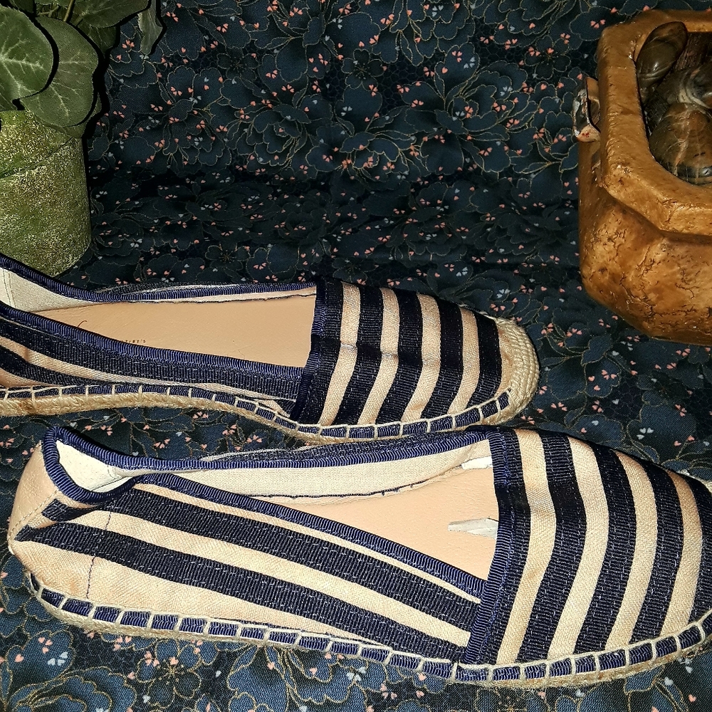 NWOT Franco Sarto Espadrilles - Picture 2 of 7